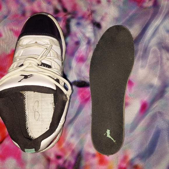 Jordan 11 Low Iridescent 1Y - Picture 7 of 9